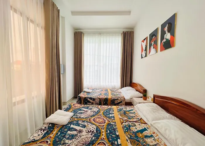 Khách sạn hẻo lánh An 3*